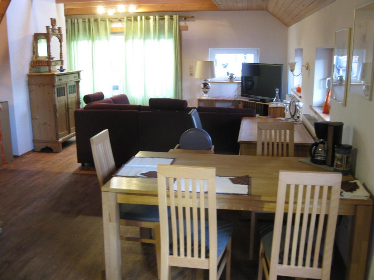 Appartement Sandhorst Eg Mit Terrasse Und Kleinem Garten *